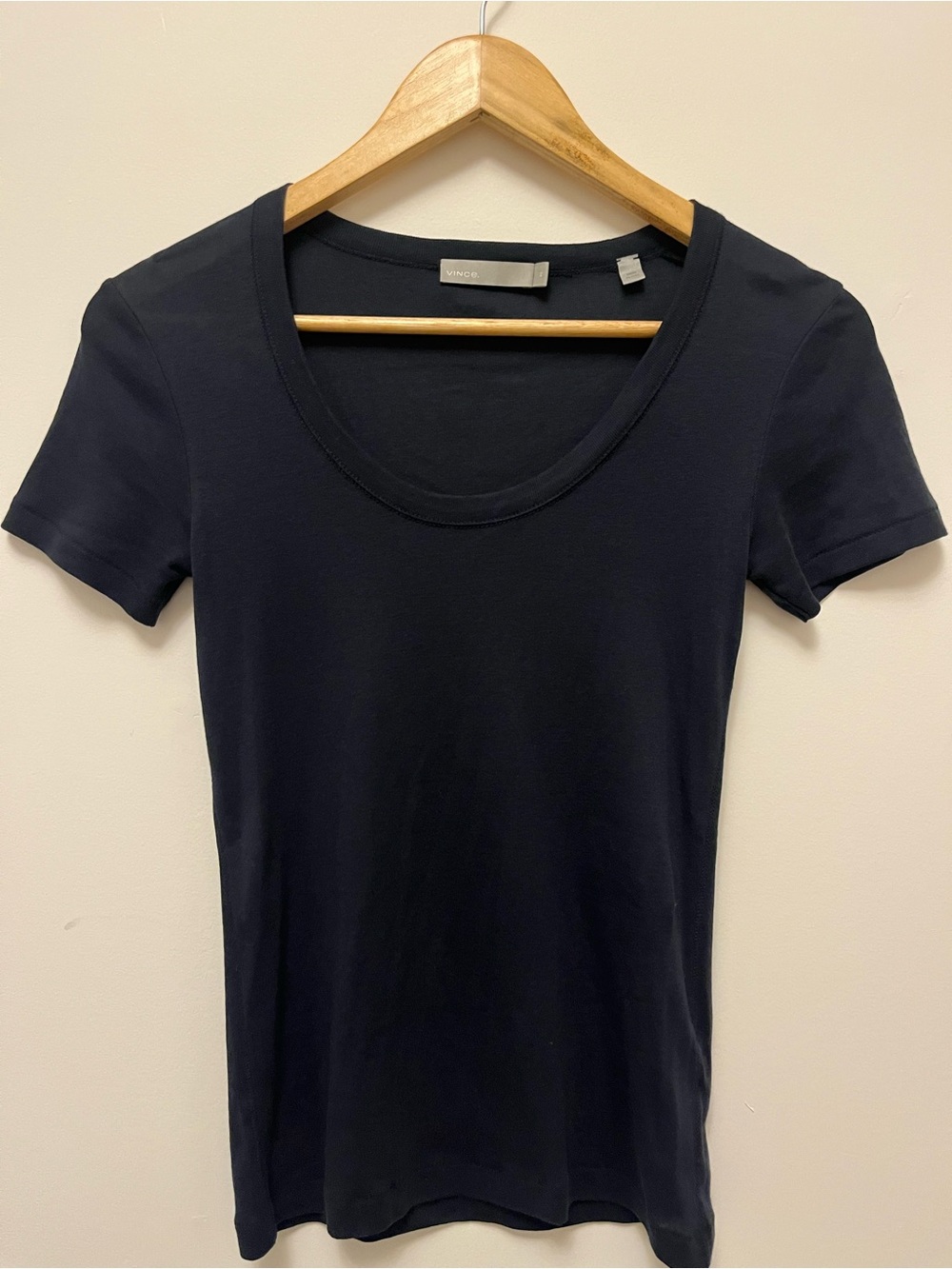 Vince Classic Scoop Neck Short Sleeve Tee in Navy